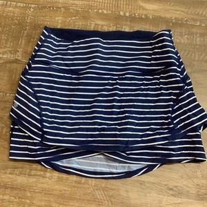 Athleta Women’s Navy and White Striped Skirt